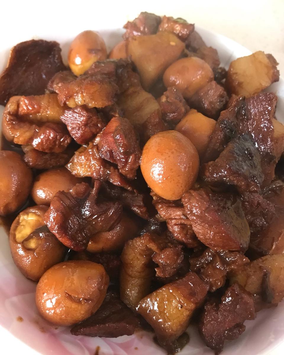 加了鹌鹑蛋后，这盘红烧肉，美味的逆天啦——鹌鹑蛋烧肉（孔瑶食谱）