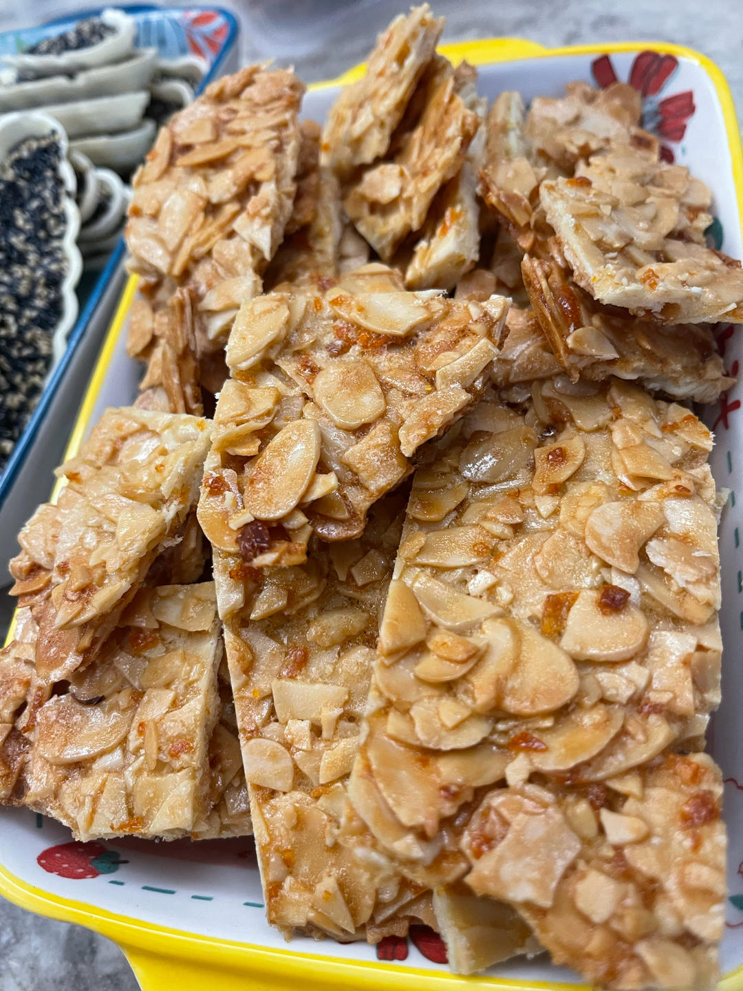 杏仁瓦片：薄脆香酥小零食。