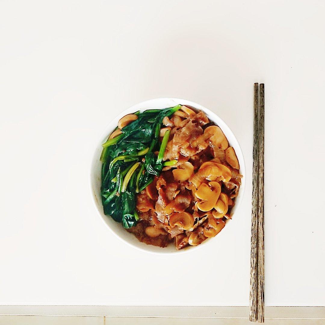 黑椒蘑菇肥牛饭