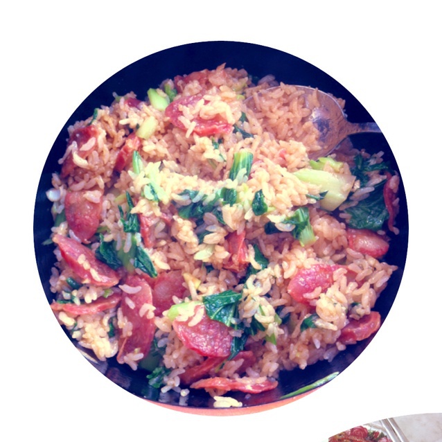 广式腊味煲仔饭