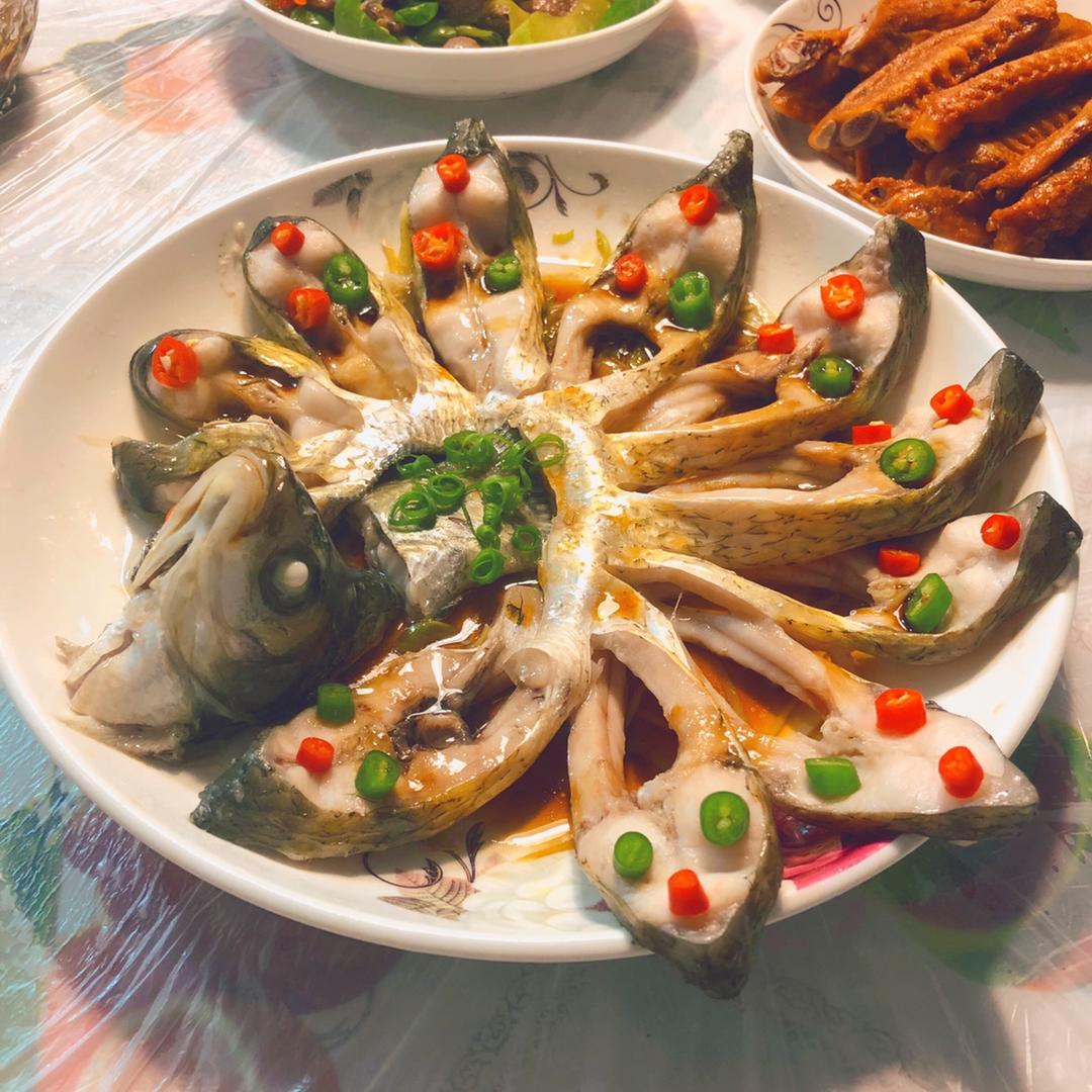 孔雀开屏清蒸鱼