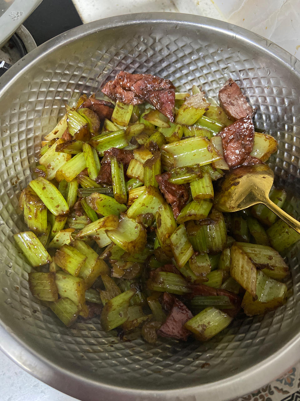 芹菜炒肉