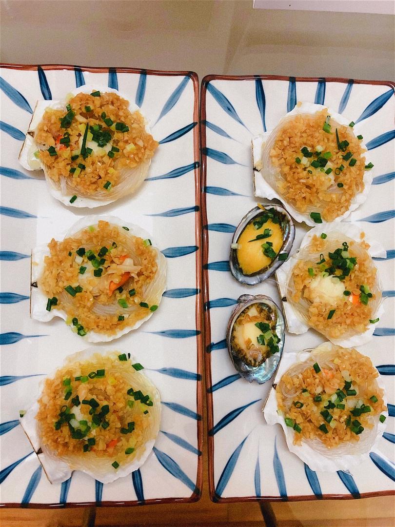 蒜蓉粉丝蒸扇贝（清晰图片步骤讲解）