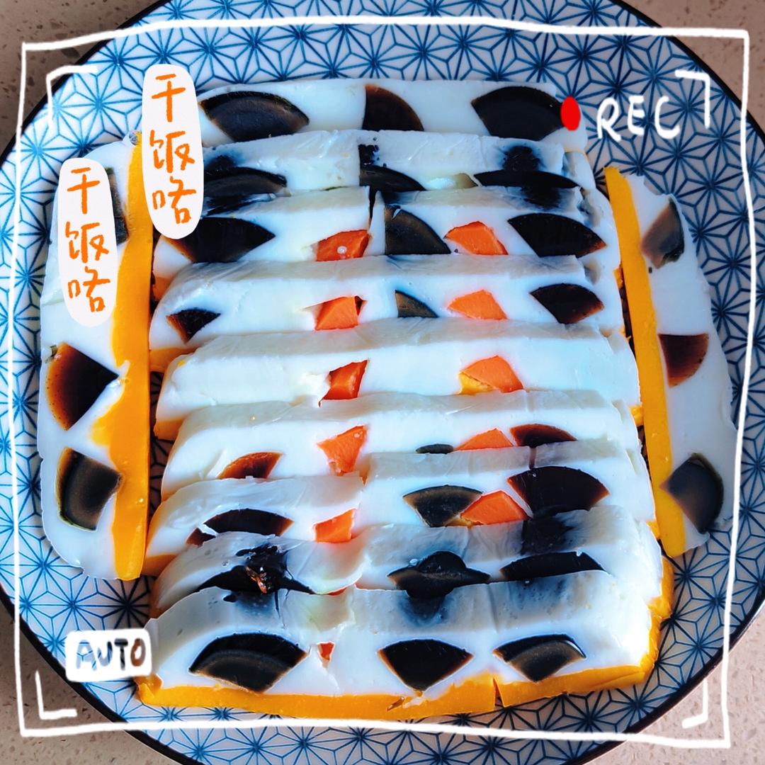 火腿鸡蛋皮蛋冻