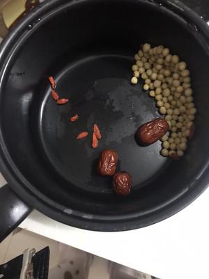 红枣枸杞豆浆的做法 步骤1