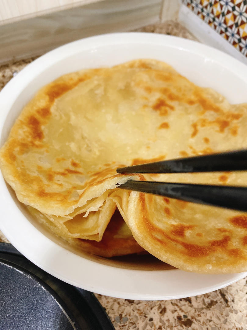 烙饼不硬的小窍门 掌握了你也能看出柔软多层凉了不硬的小油饼