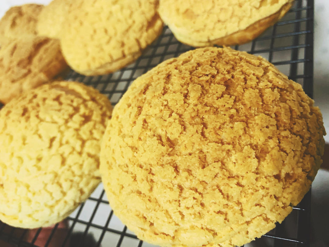 一口就爆浆的卡士达酥皮泡芙