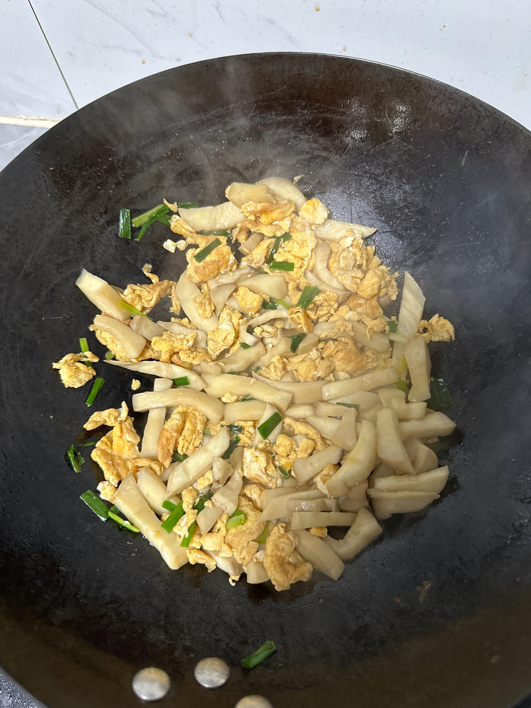 蘑菇炒鸡蛋	平菇这样炒，鲜美无比巨好吃