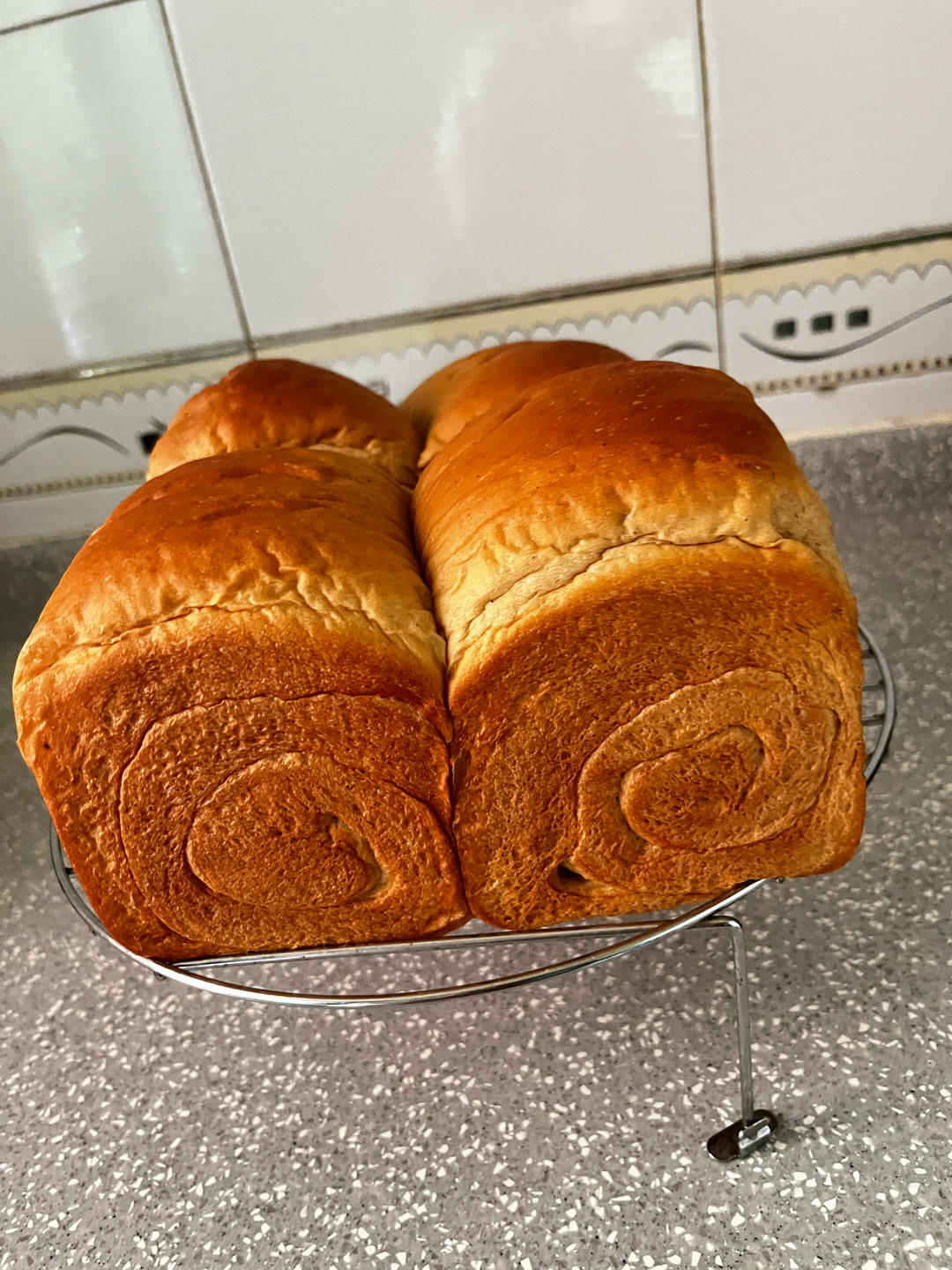 泰奶吐司！把泰式奶茶搅拌进面团里是什么味道？