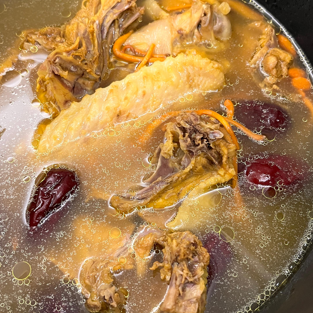 虫草花母鸡汤