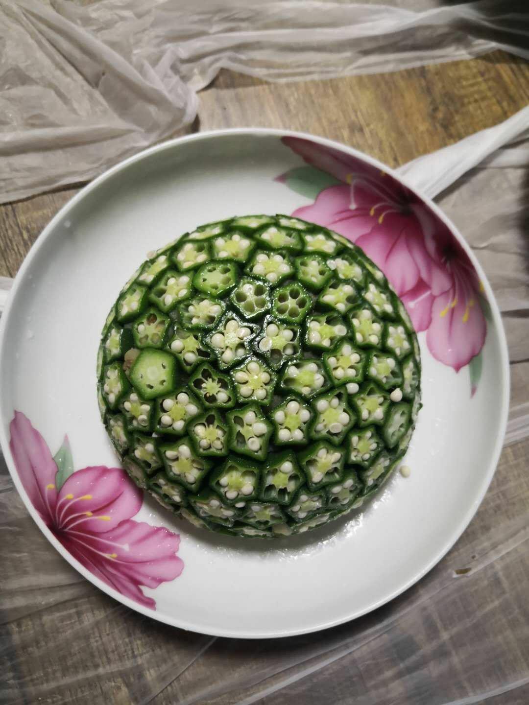 这绝对是秋葵颜值最高的做法，好看又好吃，端上桌最先光盘