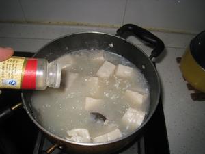三文鱼头豆腐汤的做法 步骤6