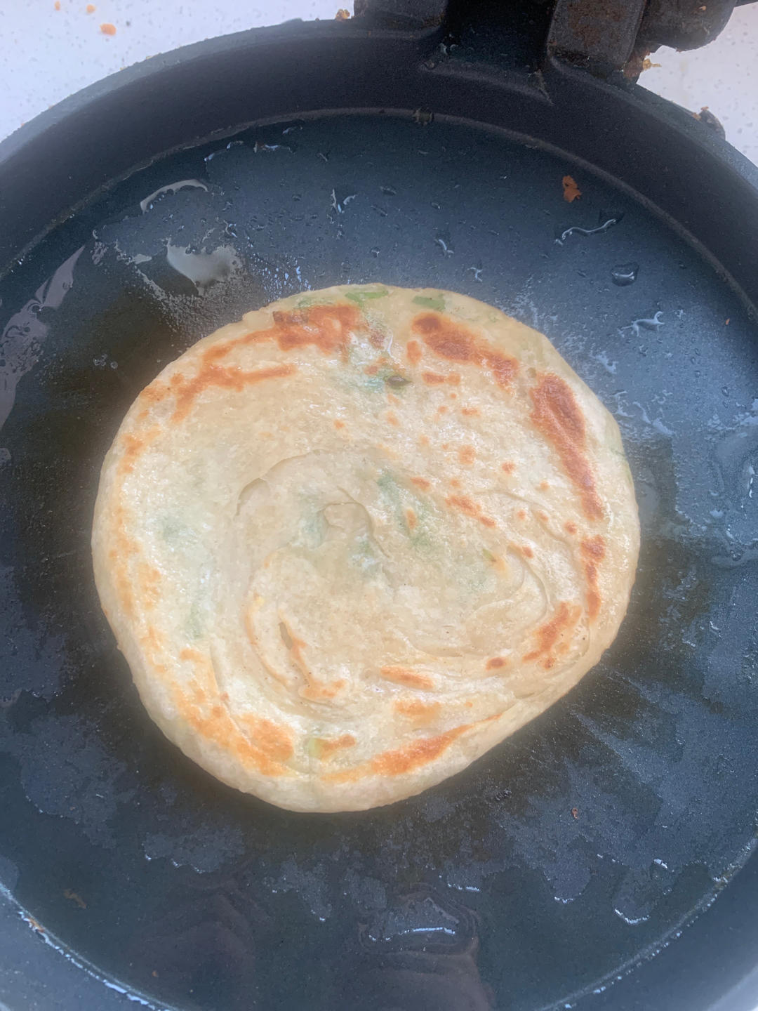 家常葱油饼 柔软多层 凉了也不硬 附细节视频详解