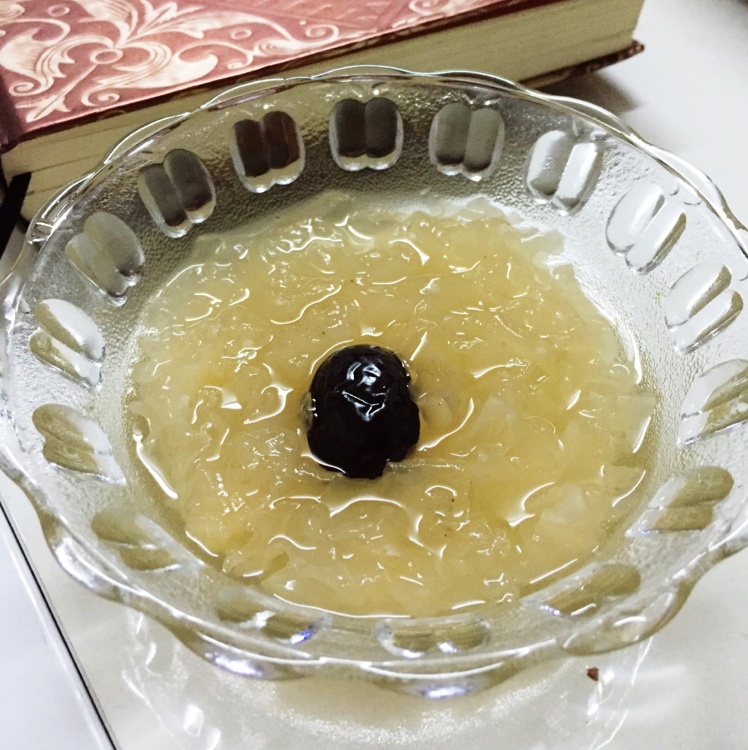 炖白木耳红枣糖水