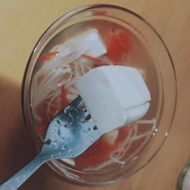 宿舍 电煮锅 番茄豆腐菇汤的做法