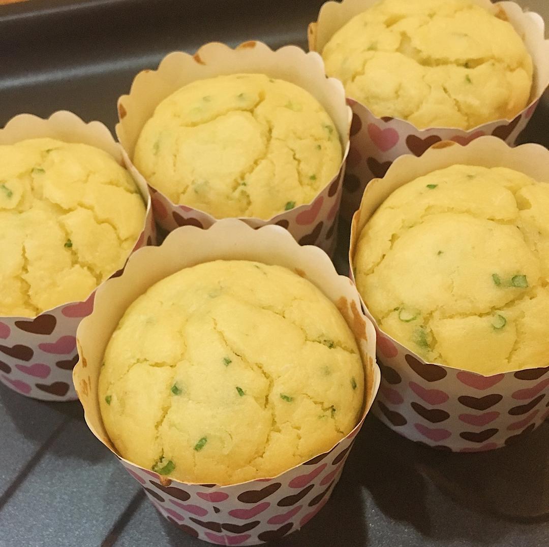 【少粉少油无糖】快手松软的土豆玛芬杯子蛋糕