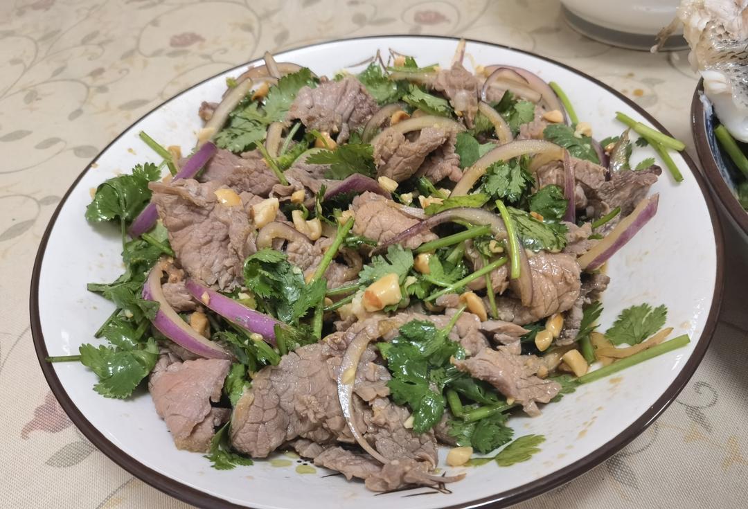 凉拌香菜牛肉