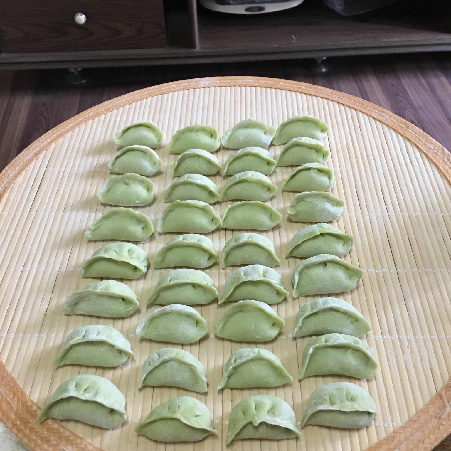 韭菜猪肉饺子(最简单最好吃又最多汁的饺子)