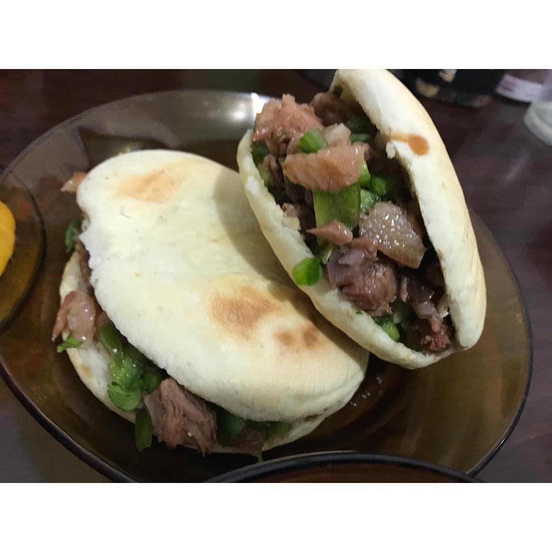 腊汁肉夹馍