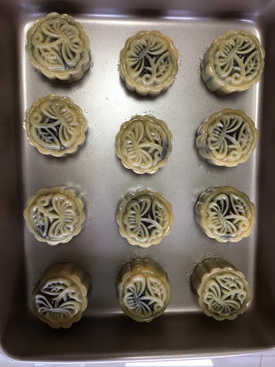广式月饼——蛋黄莲蓉月饼
