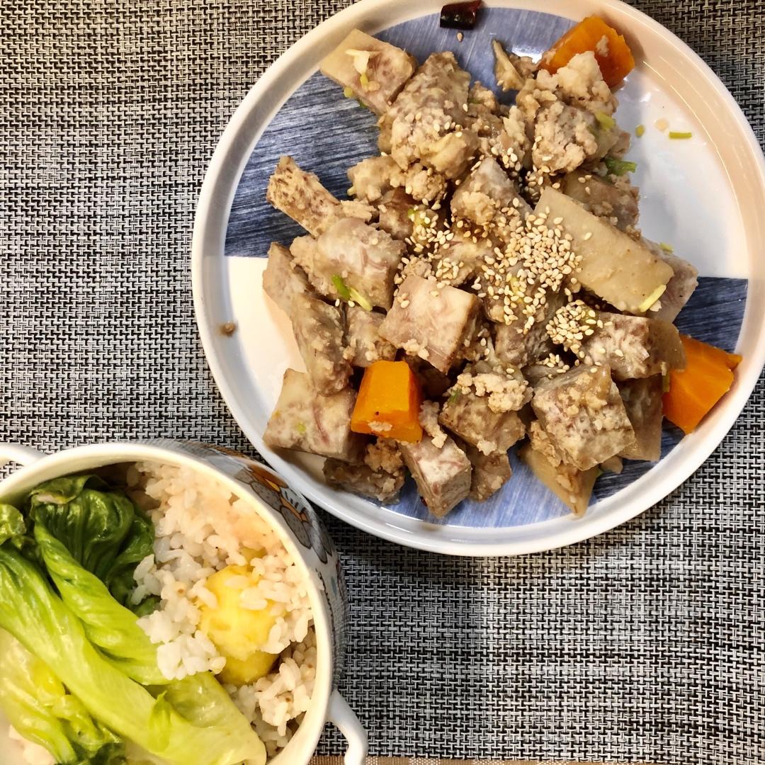 香菇肉末焖香芋(宝贝最喜欢吃的菜之一)