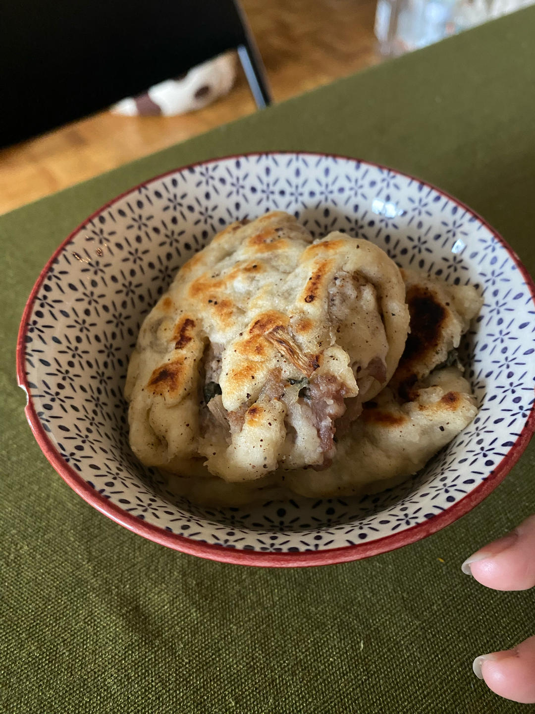 梅干菜鲜肉锅盔