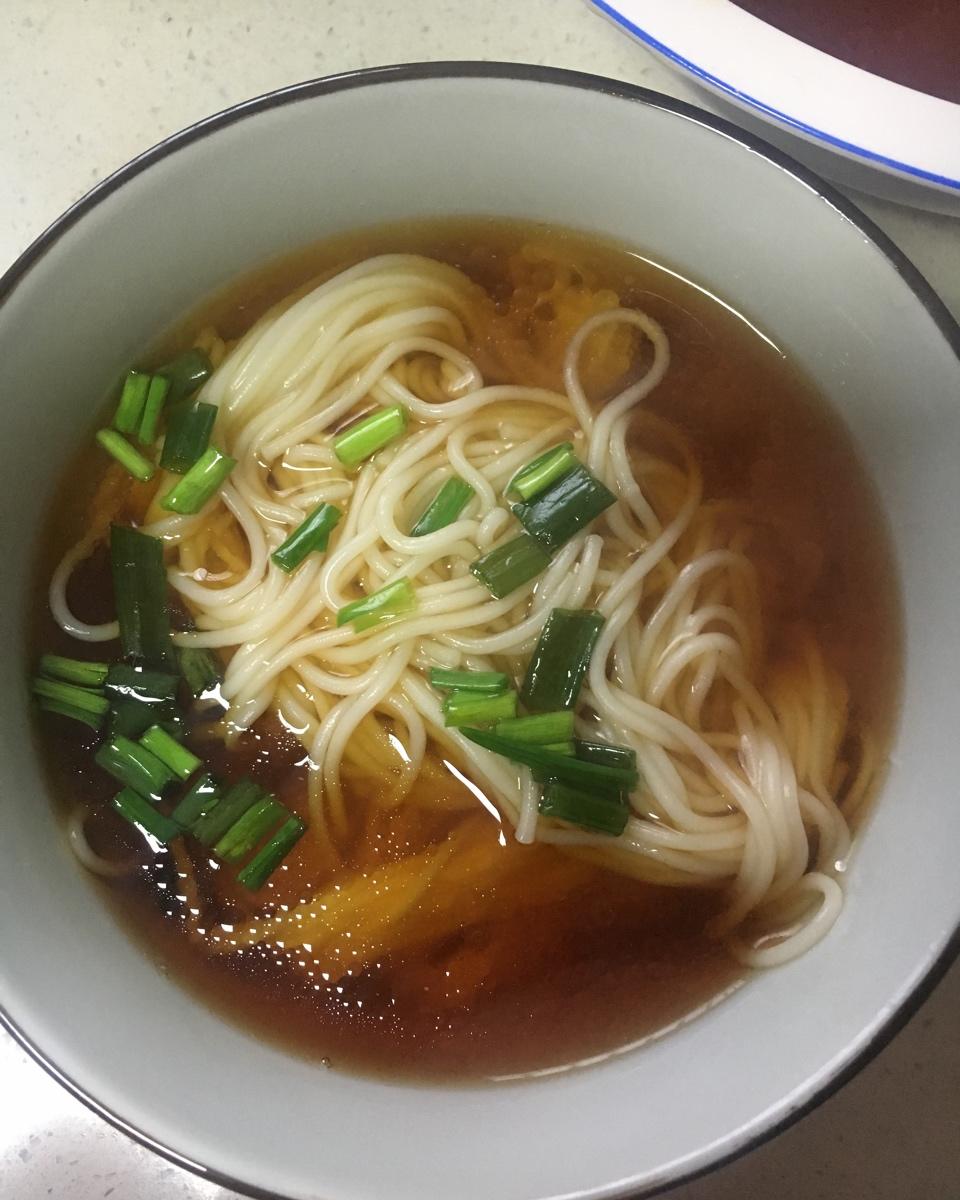 面条 一碗红汤面(懒人版) linda-24做的一碗红汤面(懒人版)