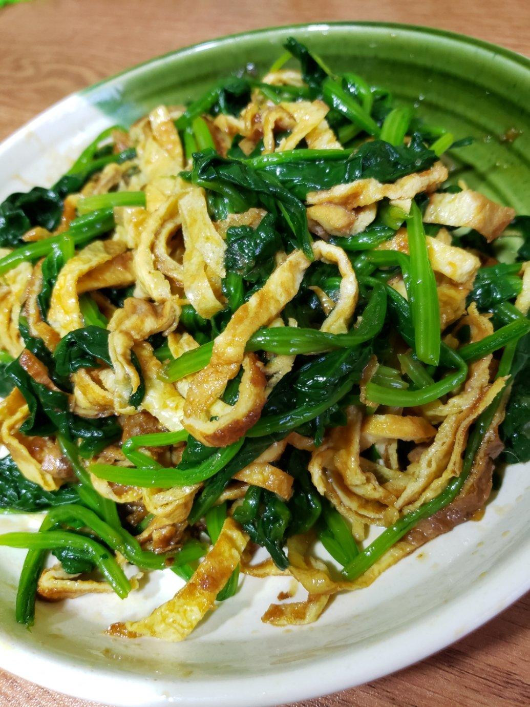 堂妈小厨——鸡蛋皮拌菠菜