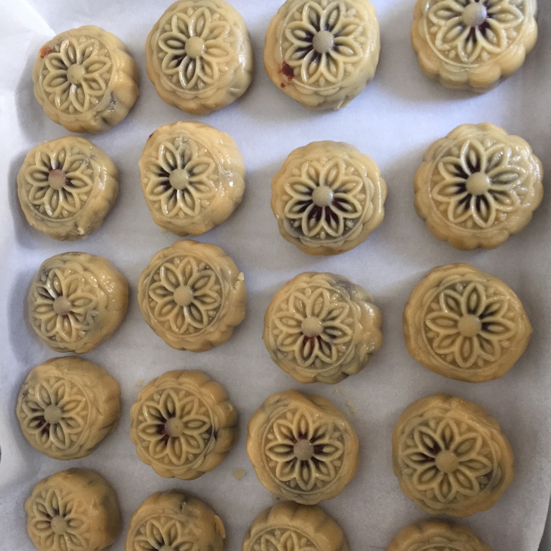 广式月饼——蛋黄莲蓉月饼