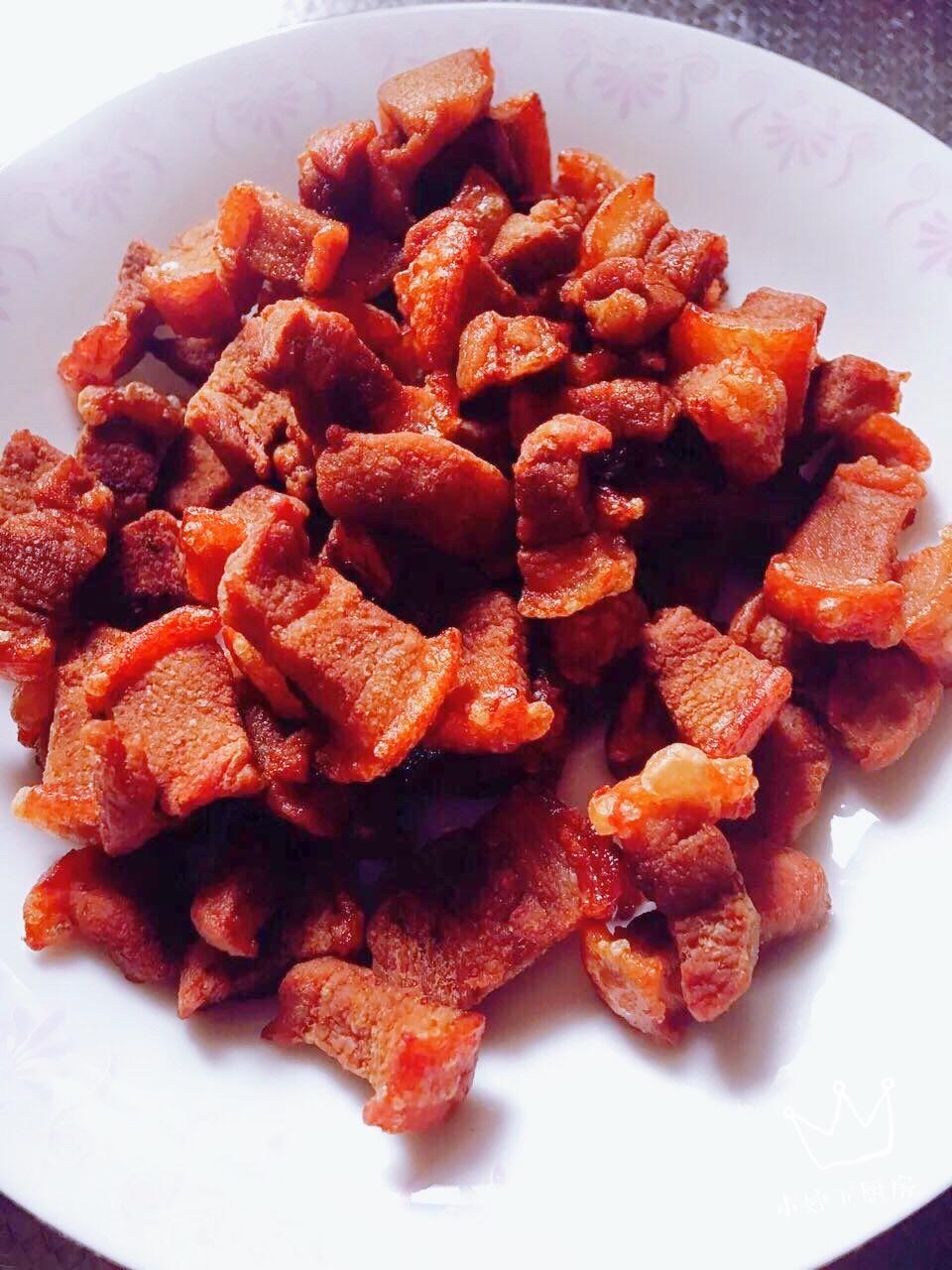 小婷☼食光                                     炼猪油.油渣的做法