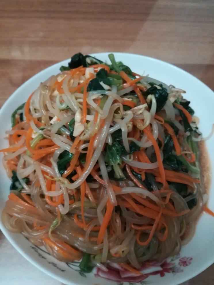 酸辣菠菜豆芽拌红薯粉