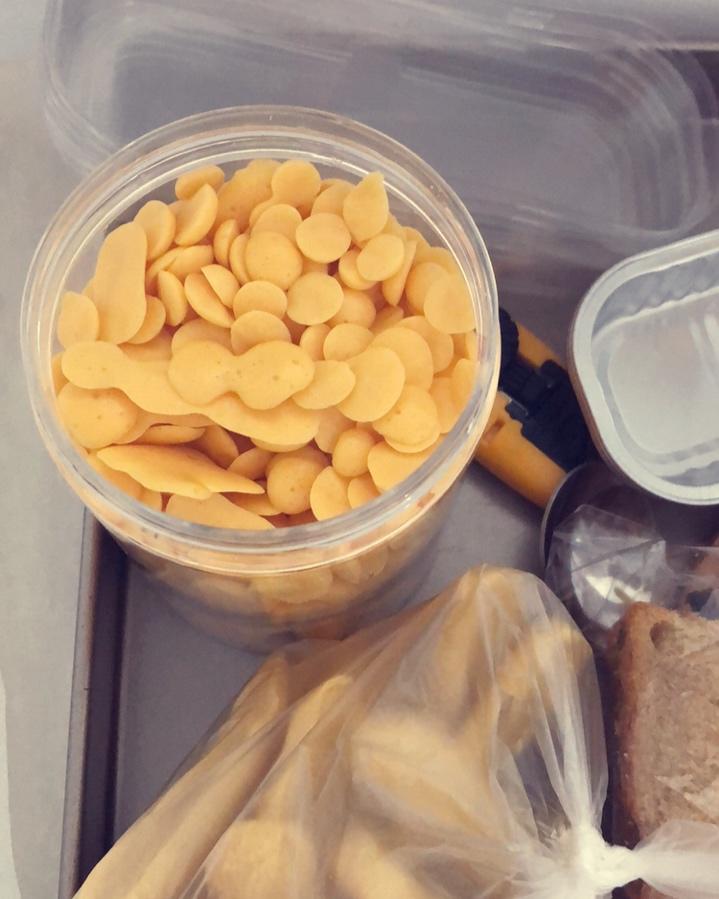 入口即化的无添加蛋黄溶豆