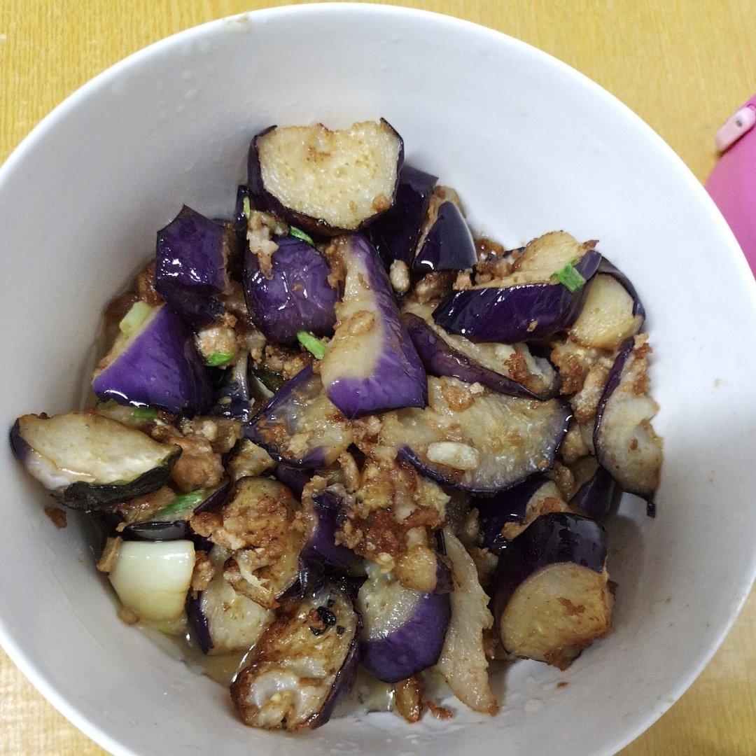 不会变黑的肉末茄子特别废饭