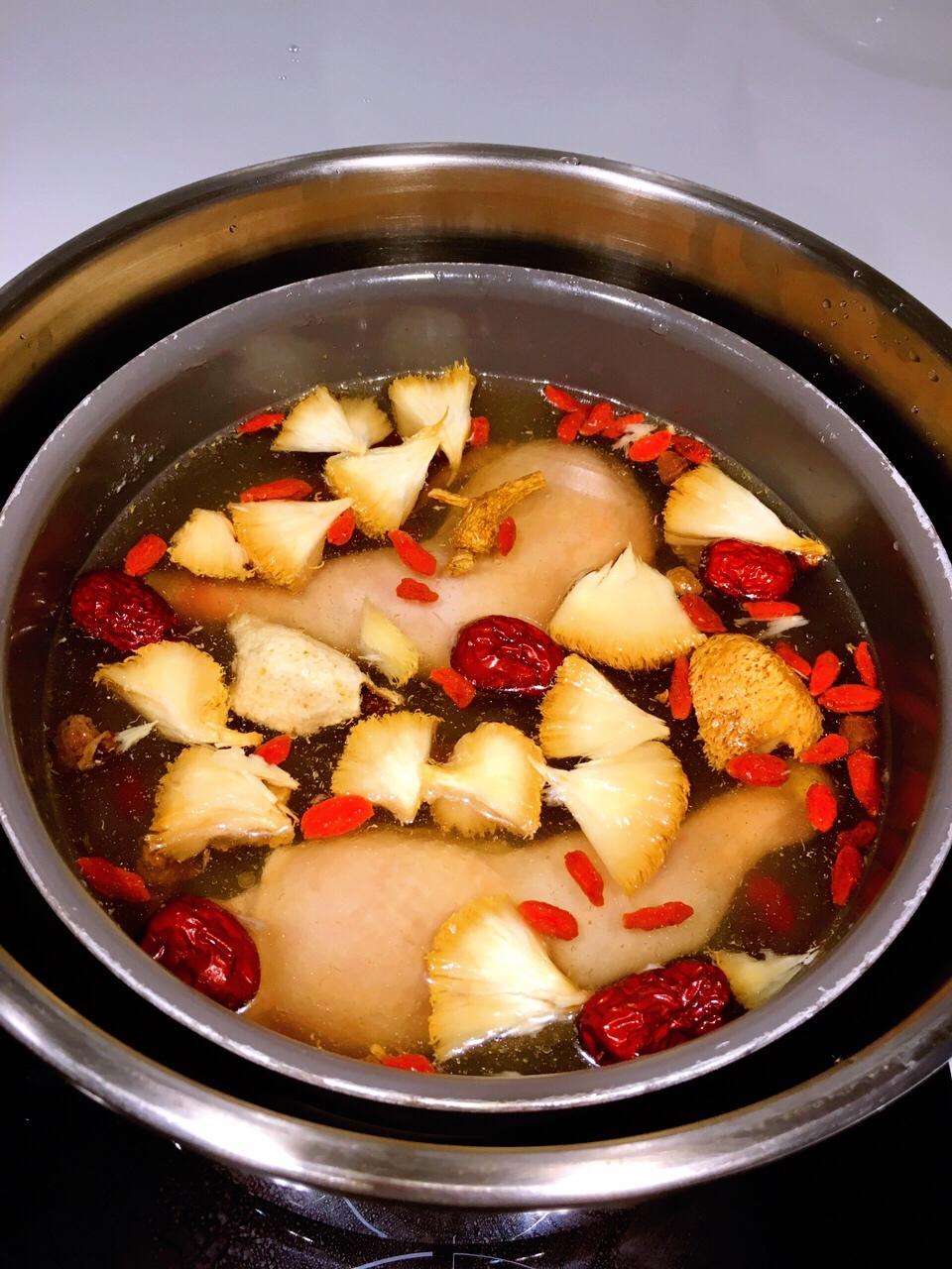 滋补养生汤.花旗参猴头菇炖鸡的做法