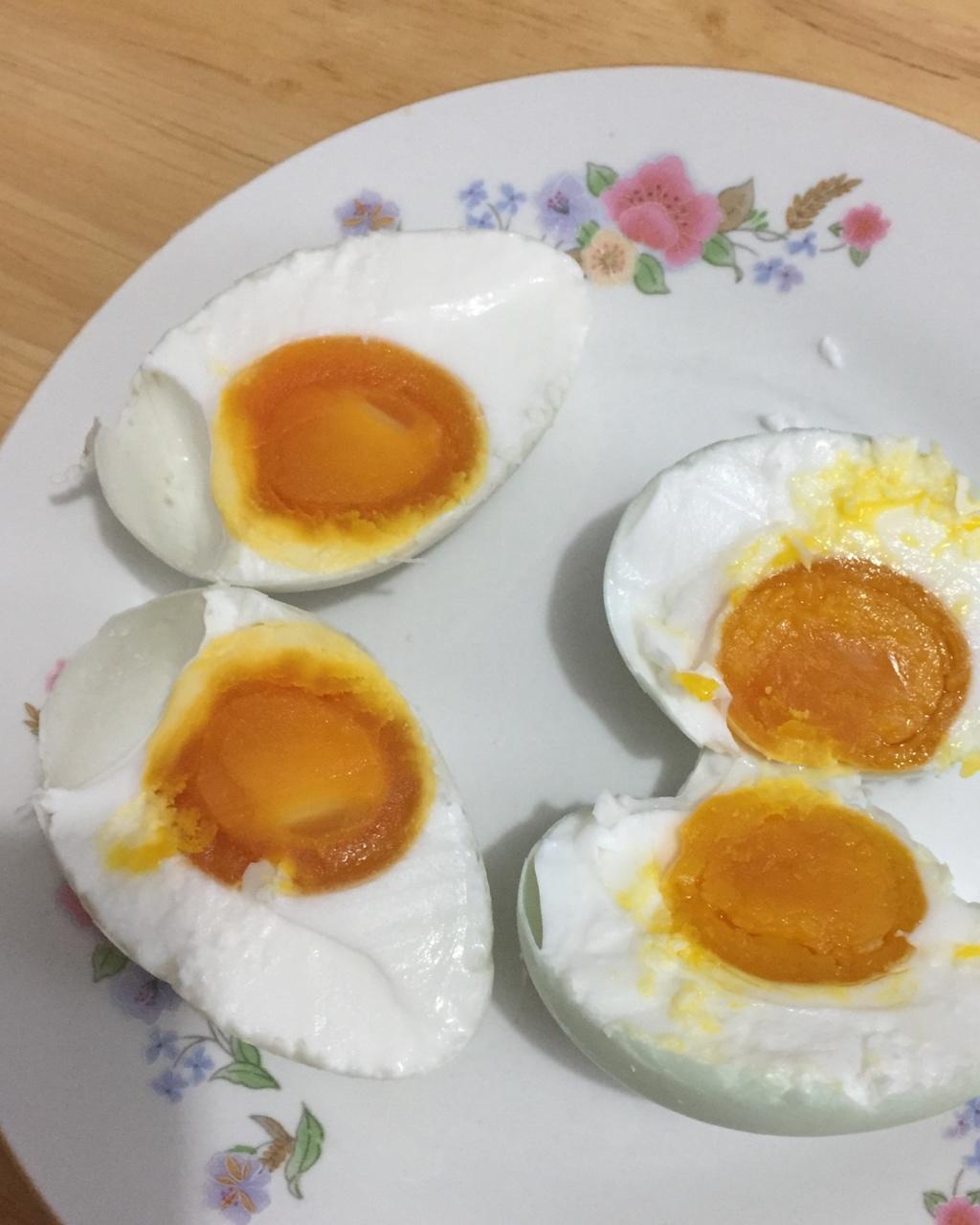 100%出油，原来流油的咸鸭蛋是这样做的——自制咸鸭蛋（多动图，孔瑶的食谱）