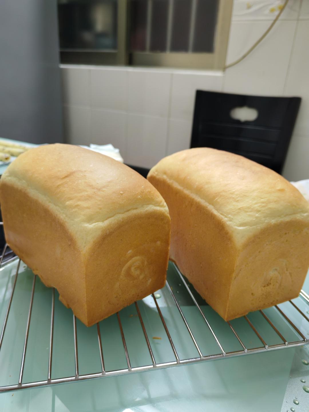 奶香纯粹的重料淡奶油吐司