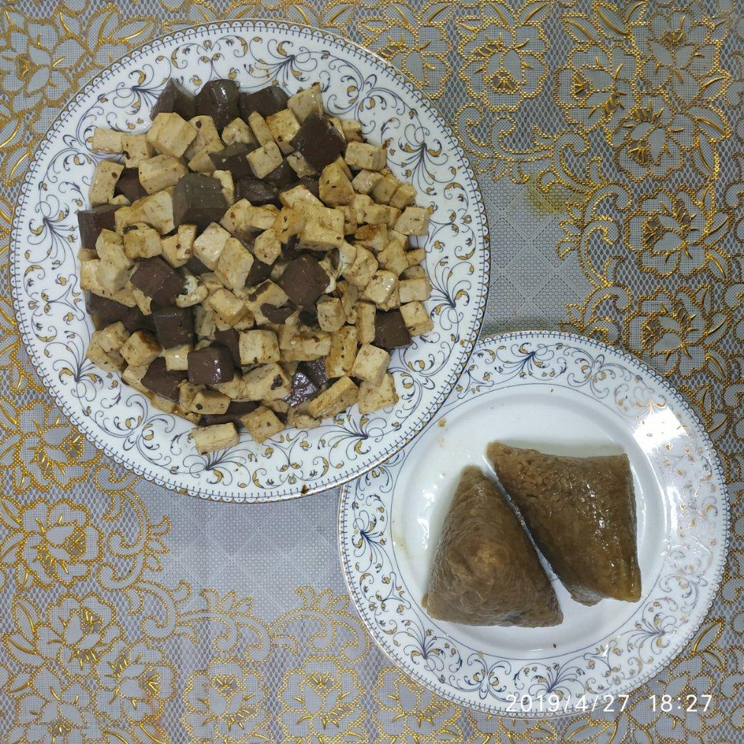 猪血老豆腐