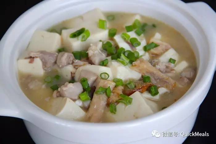 咸鱼鸡粒豆腐煲