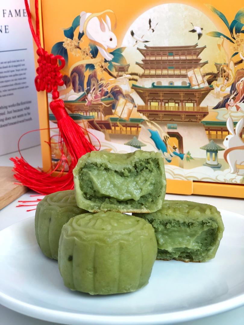 💃奶黄流心月饼——这是可以让你坐稳朋友圈厨霸位置的月饼🥮，没人点赞算我输👎