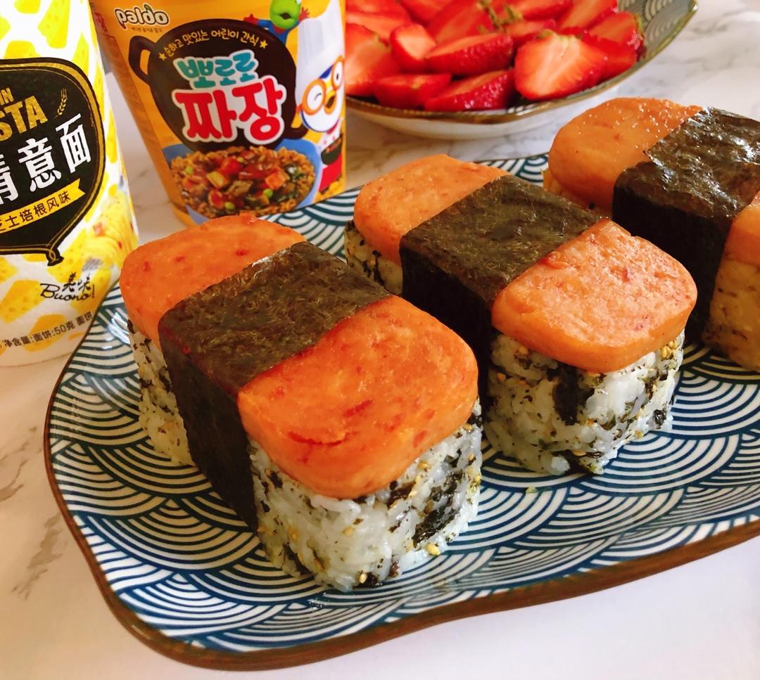 超厚超满足的午餐肉饭团