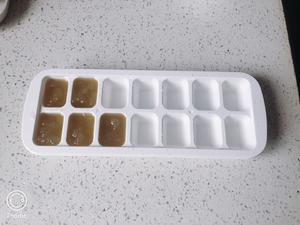 手剥葡萄冻冻茶的做法 步骤3