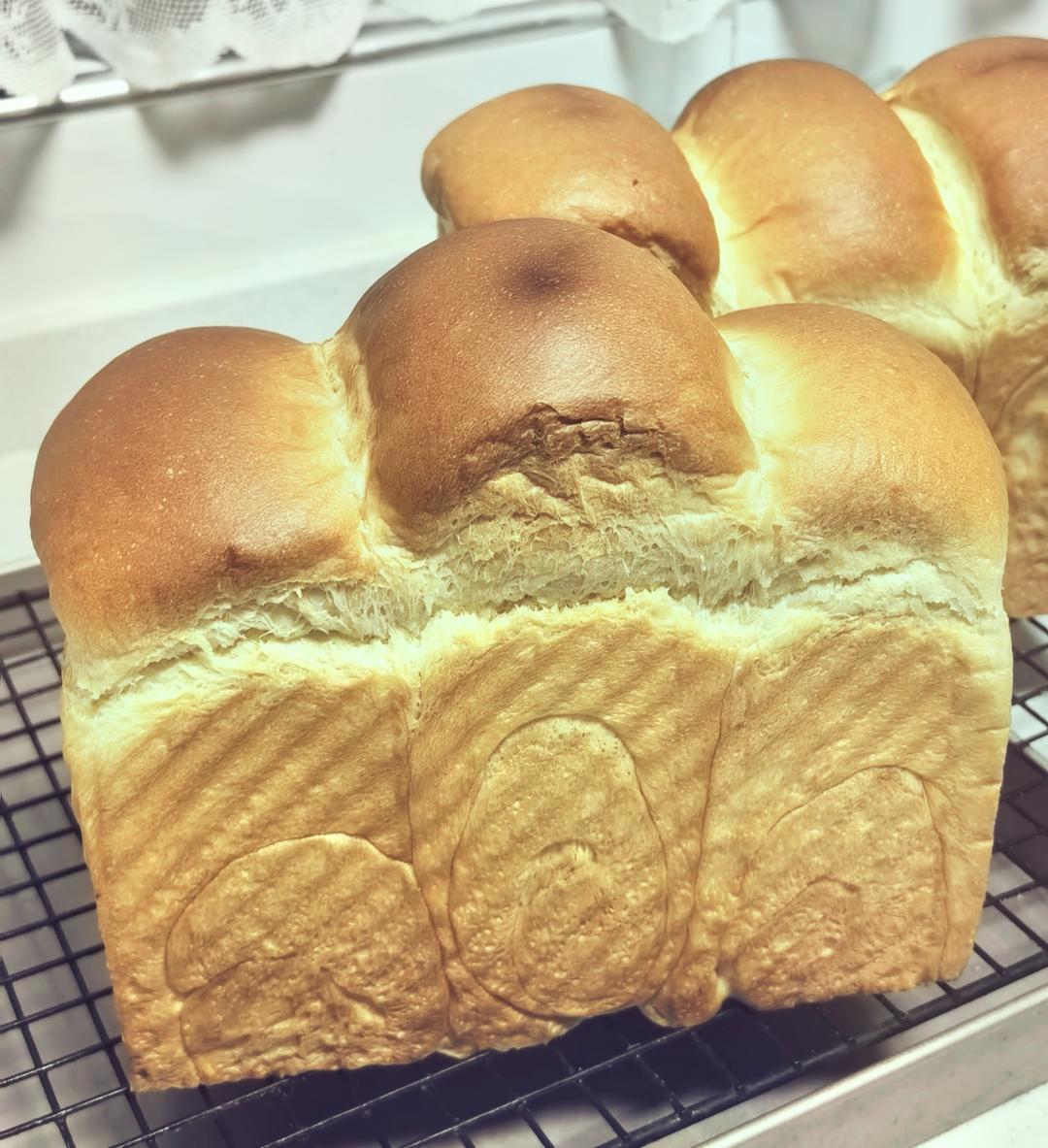 奶香纯粹的重料淡奶油吐司