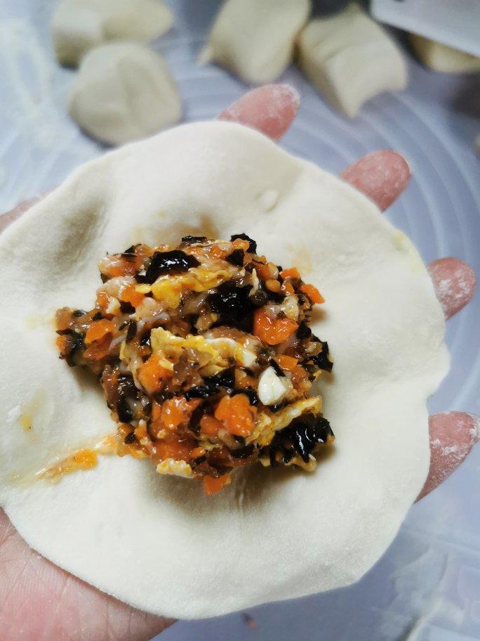 胡萝卜木耳鸡蛋包子——素包子也可以很好吃~