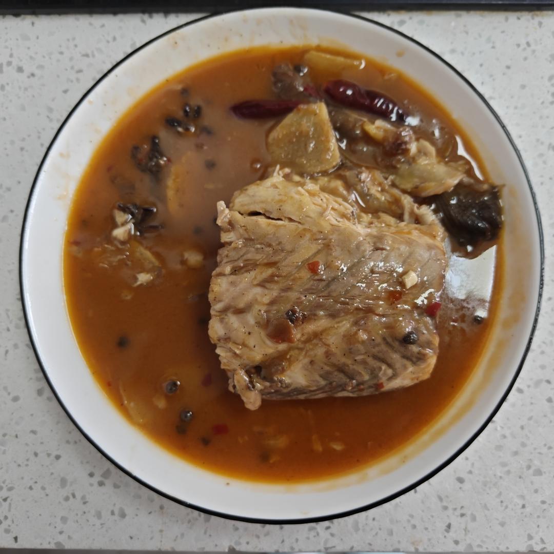 红烧虹鳟鱼