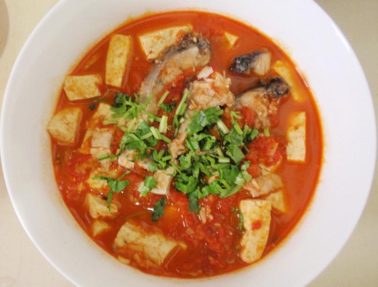 草鱼番茄豆腐汤的做法