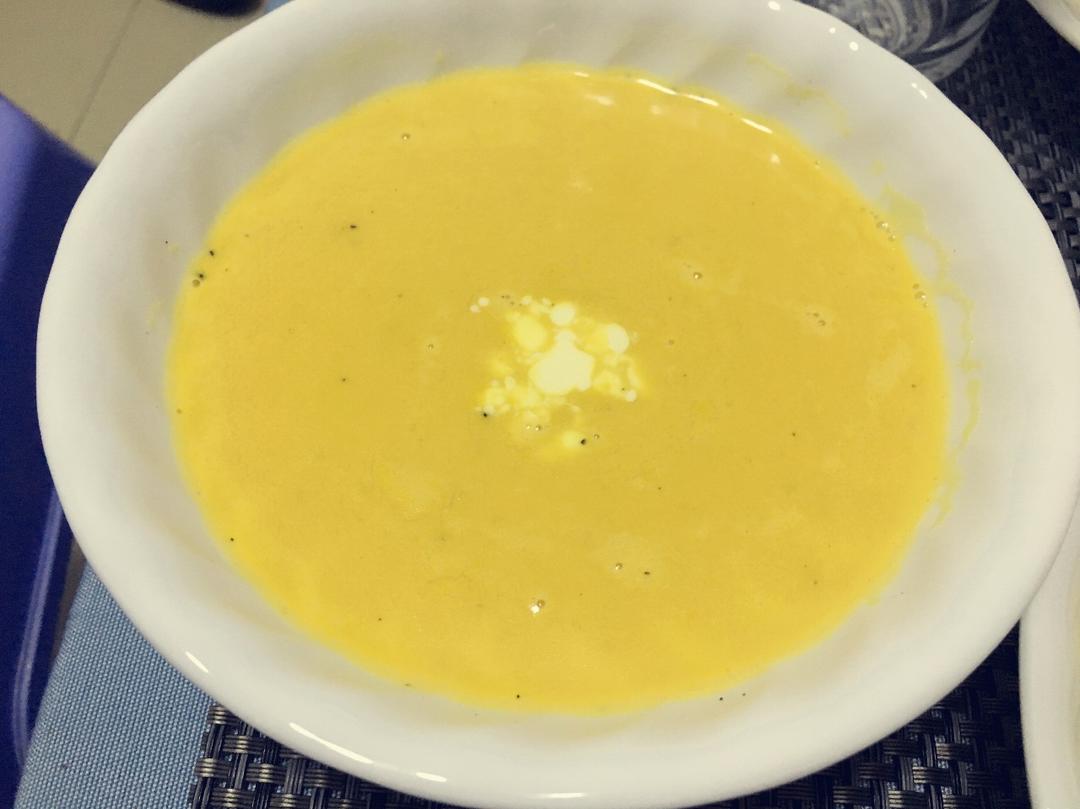 奶油南瓜浓汤 Pumpkin soup