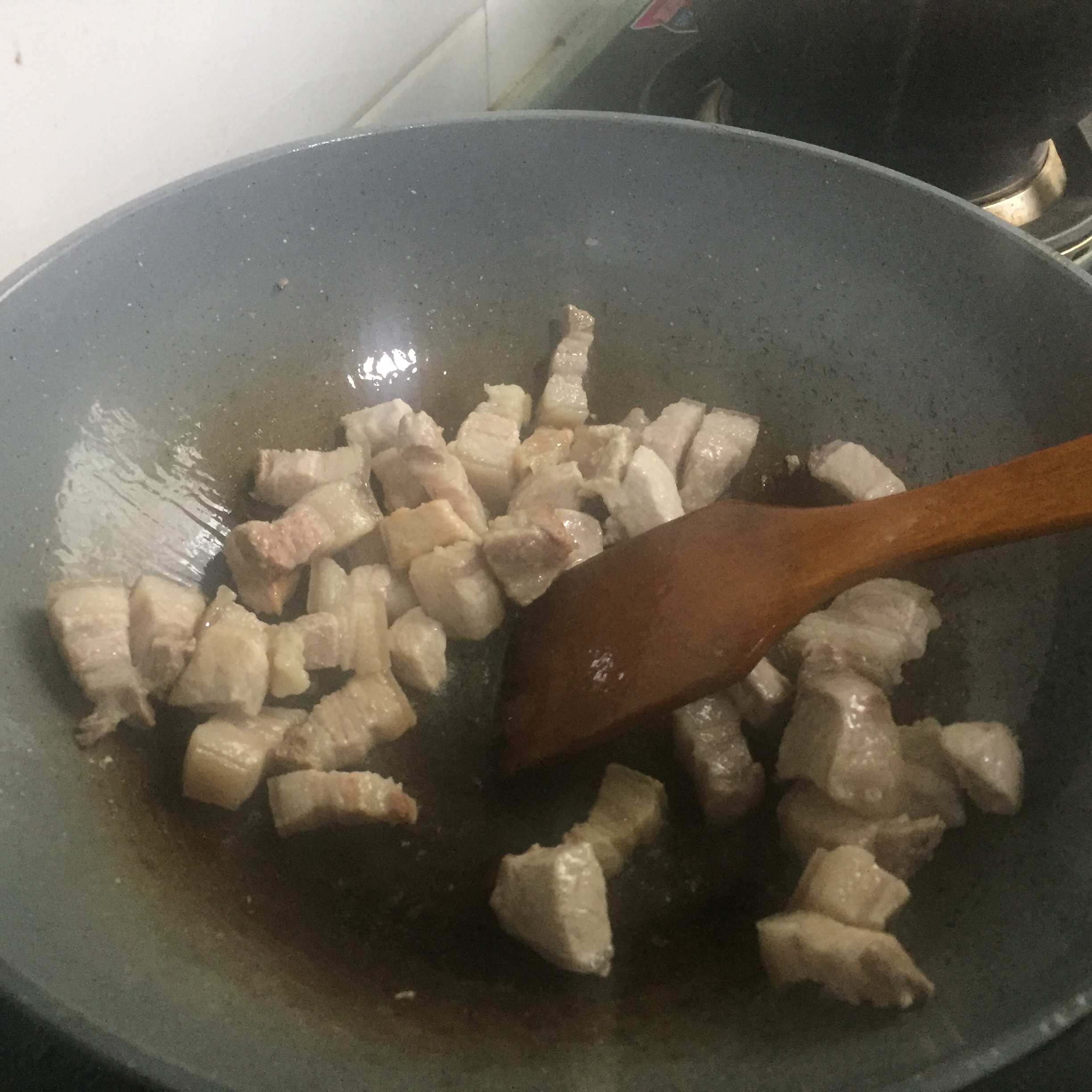 不加糖的红烧肉炖土豆🥔的做法 步骤4