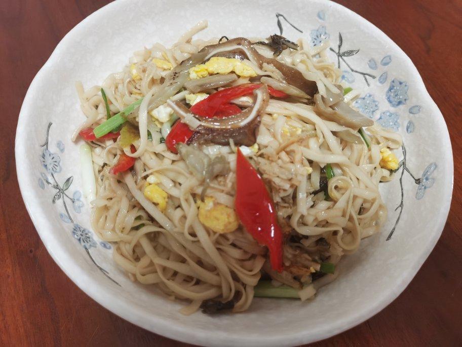 好吃到爆炸的孜然炒面条(家常版)