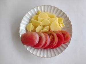 番茄🍅土豆🥔汤的做法 步骤1