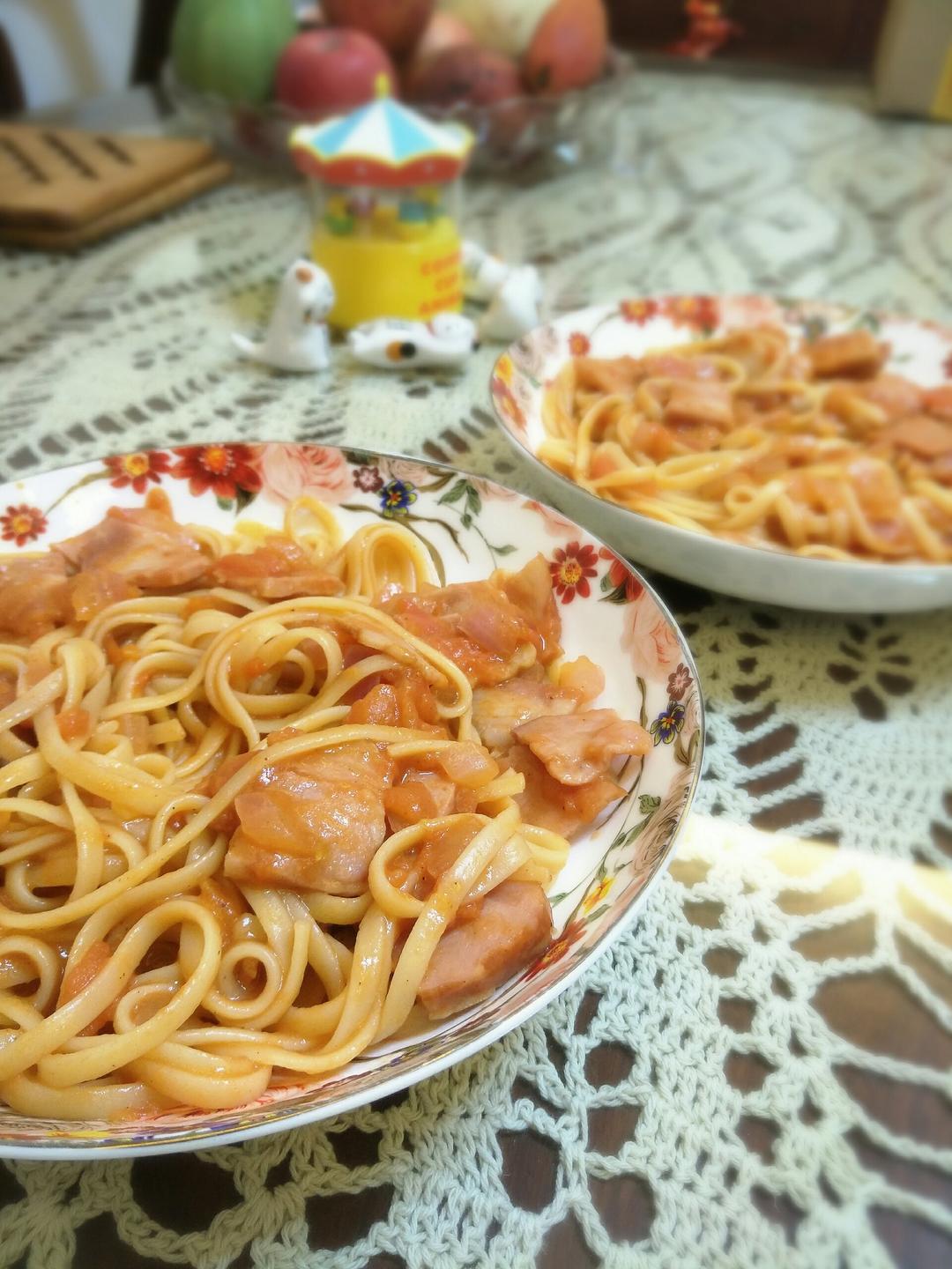 番茄肉酱意大利面